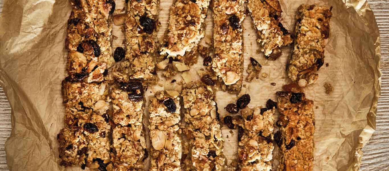 Almond & Oat Breakfast Bars