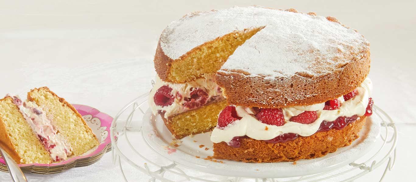 Best Victoria Sponge Cake Recipes - Raspberry Cake